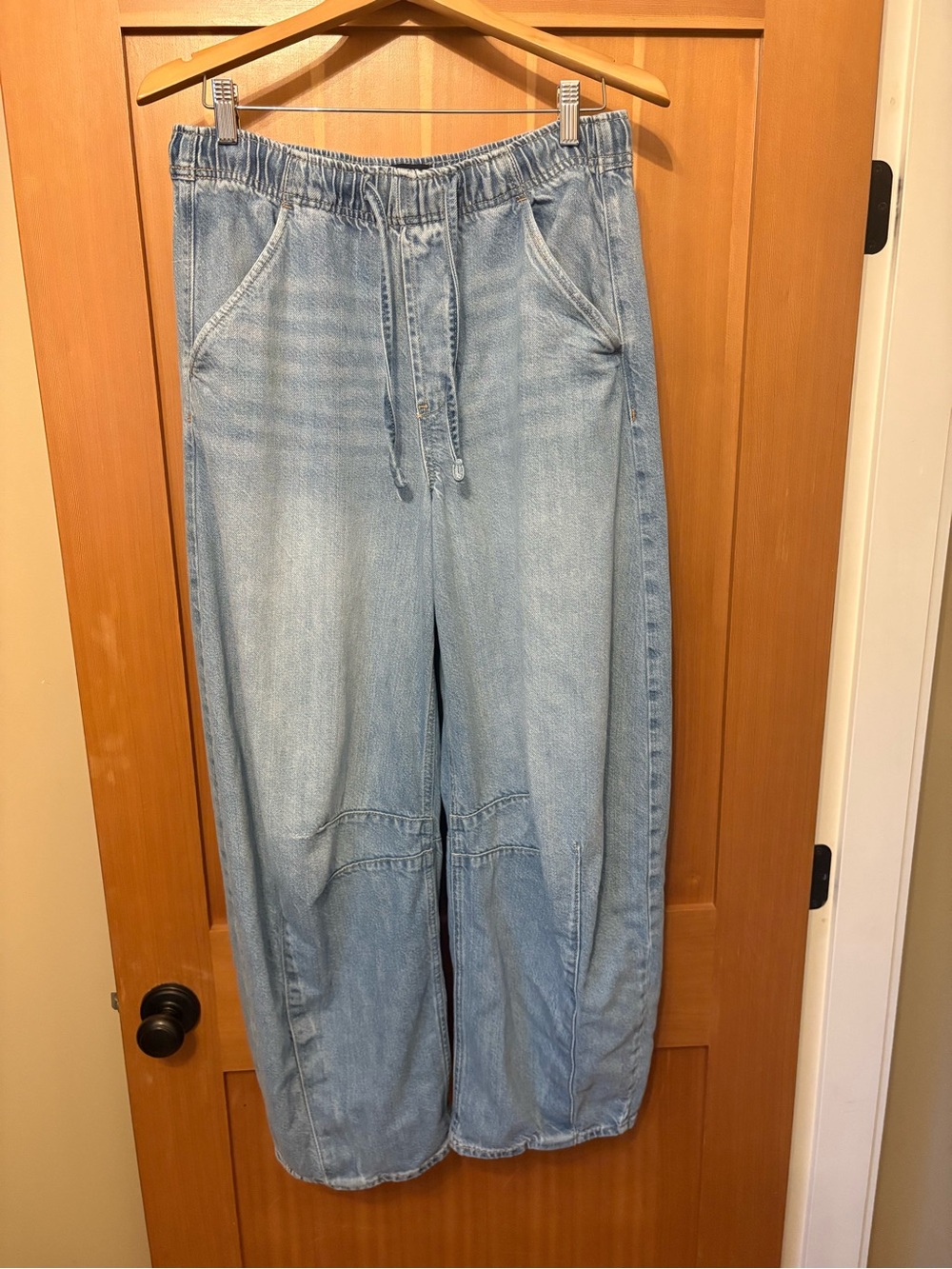 GAP Tall Horseshoe Easy Light Wash Elastic Waist Women's Jeans - Casual Wide Leg
